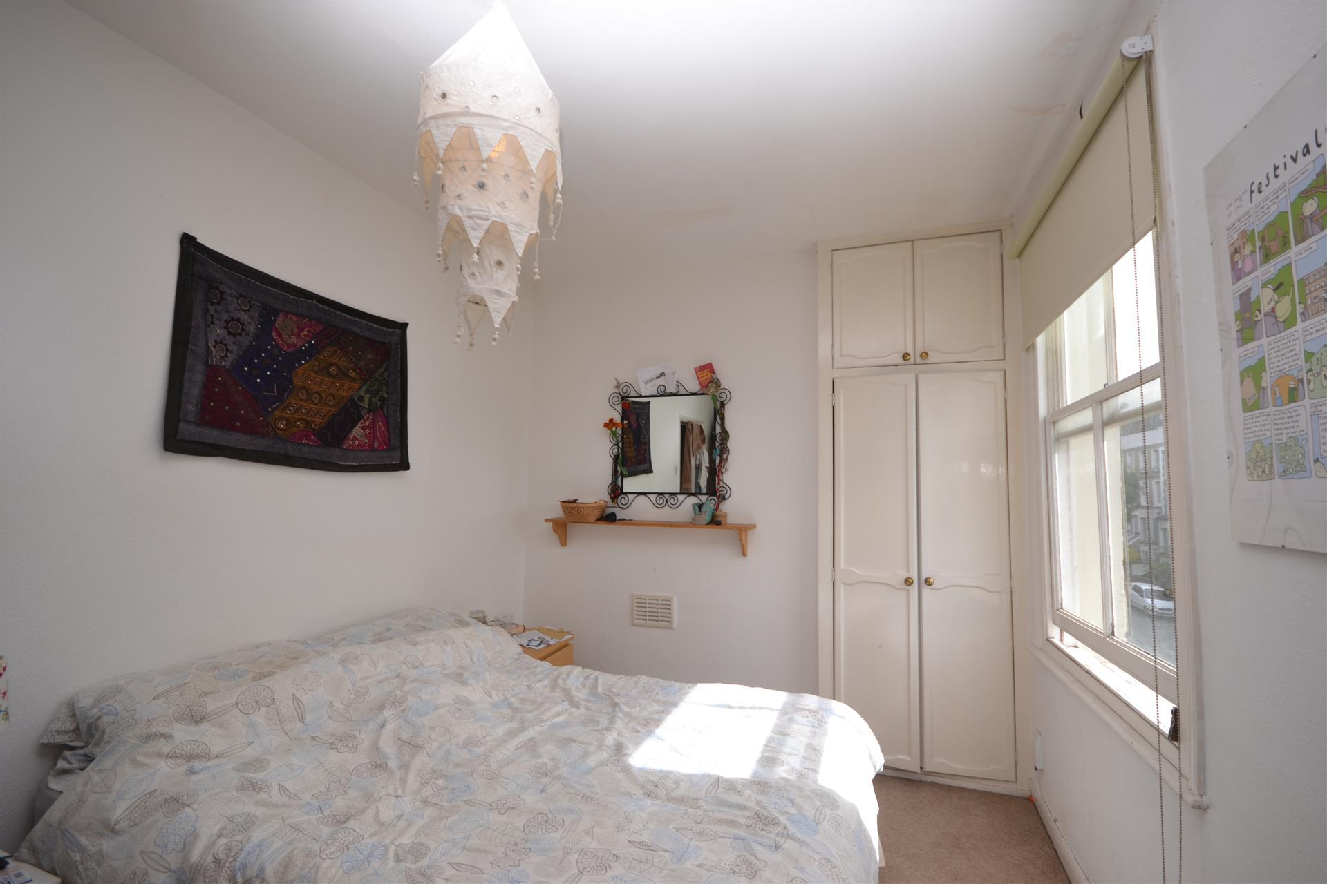 2 bedroom Apartment to rent - Martyn Gerrard
