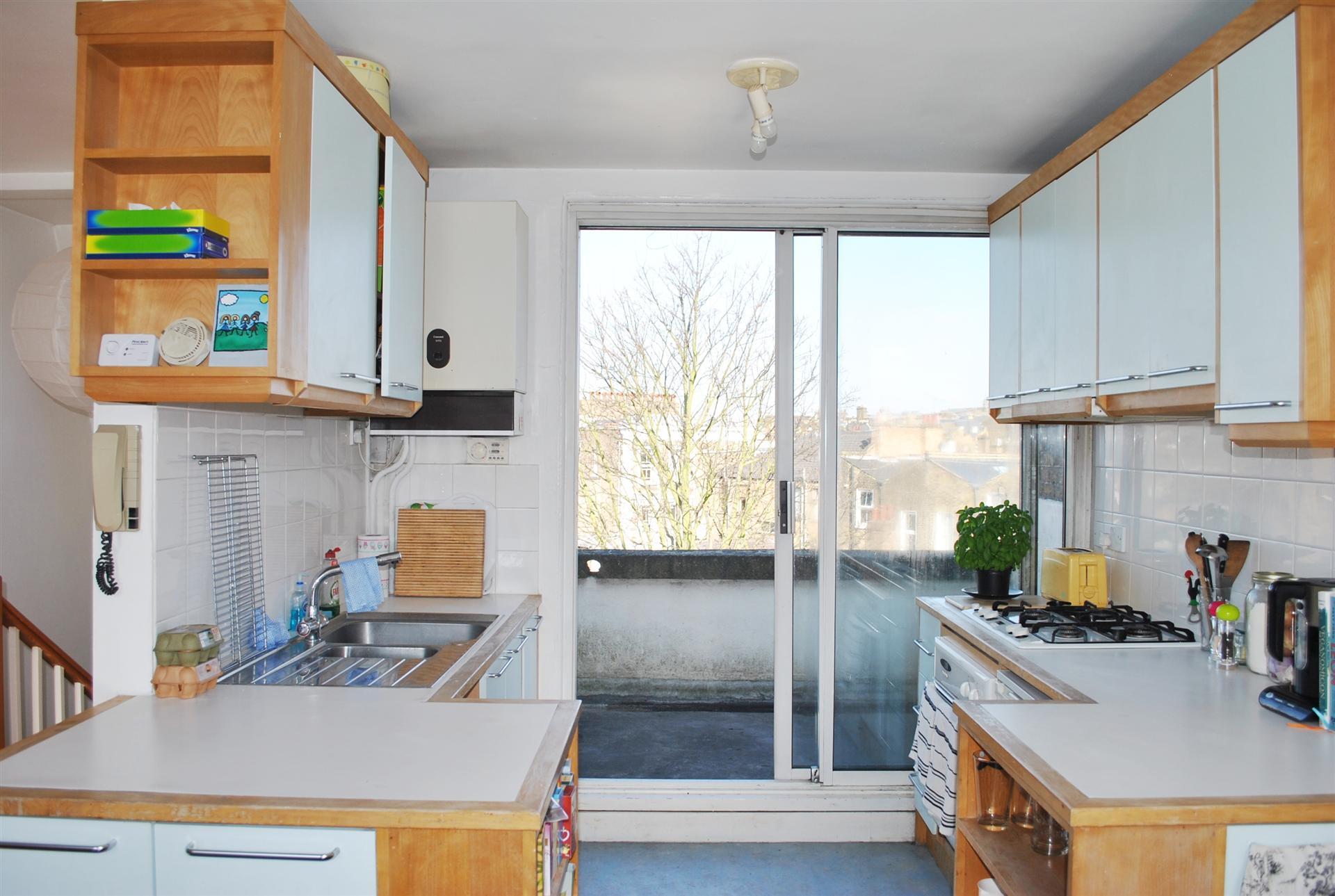 2 bedroom Apartment to rent - Martyn Gerrard
