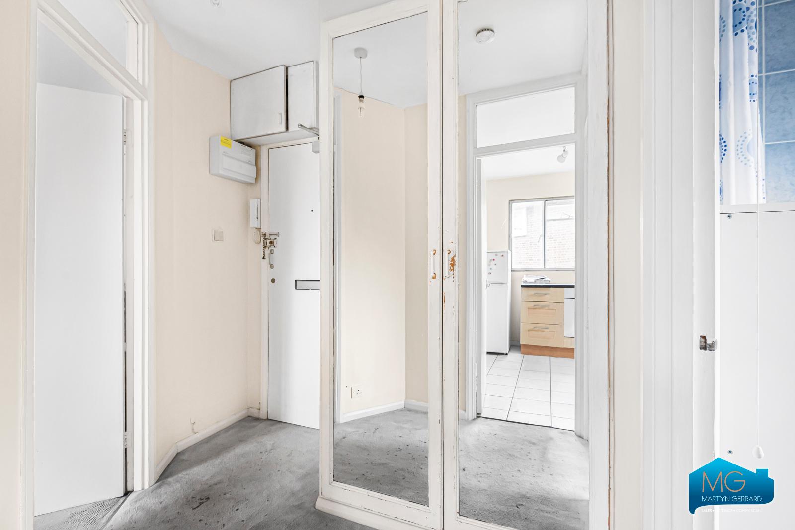 Apartment to rent - Martyn Gerrard