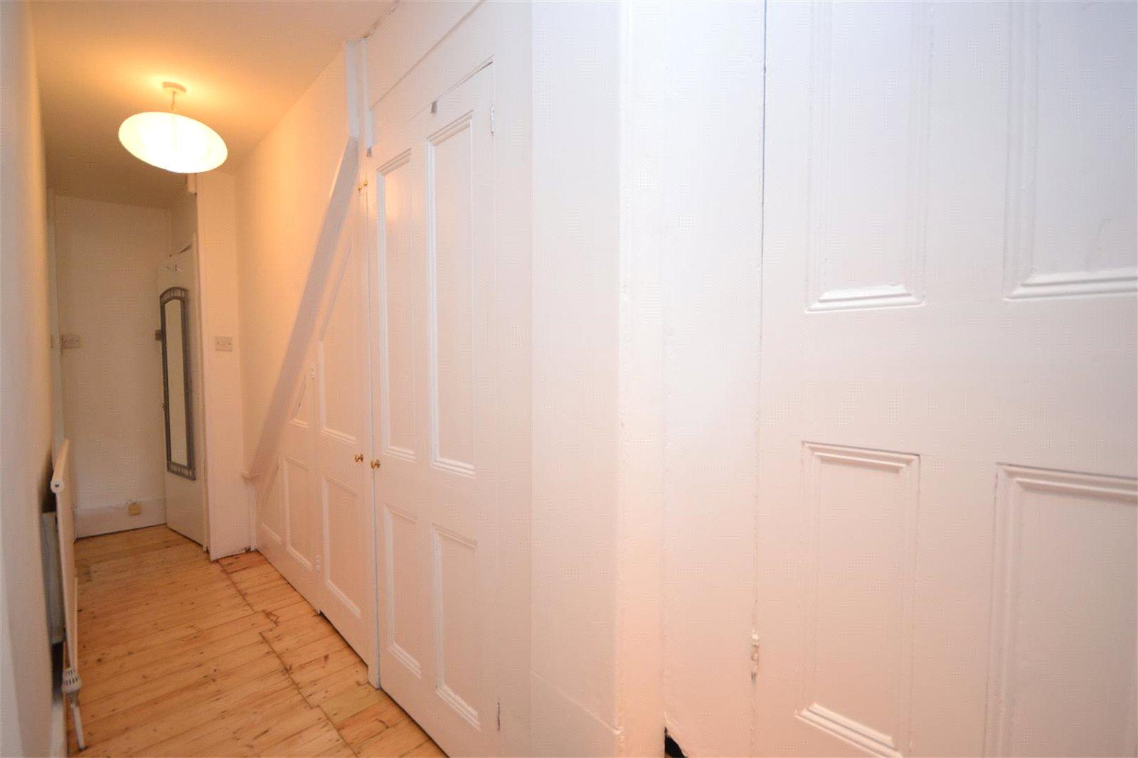 1 bedroom Ground Floor Flat to rent - Martyn Gerrard