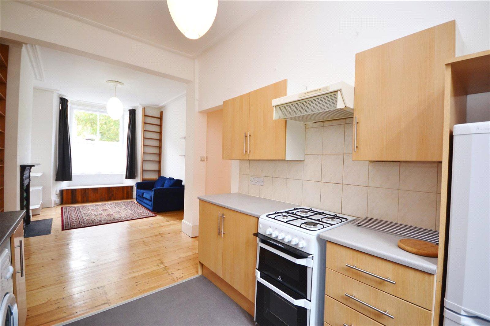 1 bedroom Ground Floor Flat to rent - Martyn Gerrard
