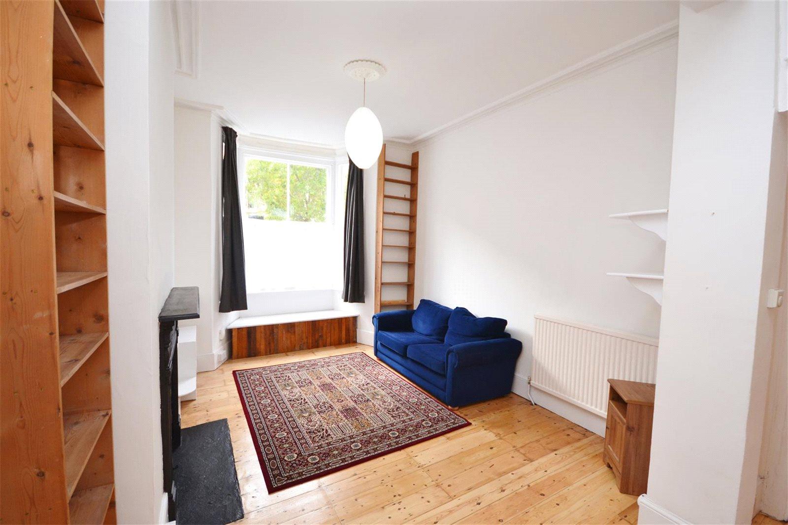 1 bedroom Ground Floor Flat to rent - Martyn Gerrard