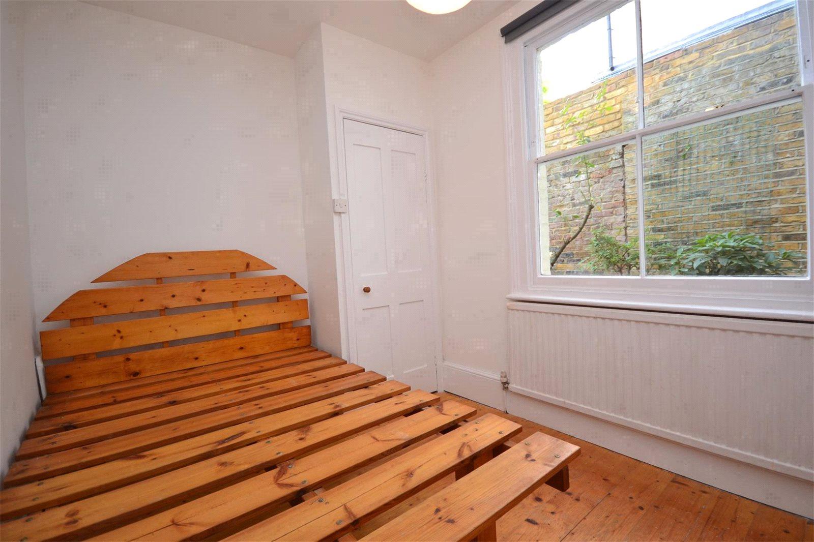 1 bedroom Ground Floor Flat to rent - Martyn Gerrard
