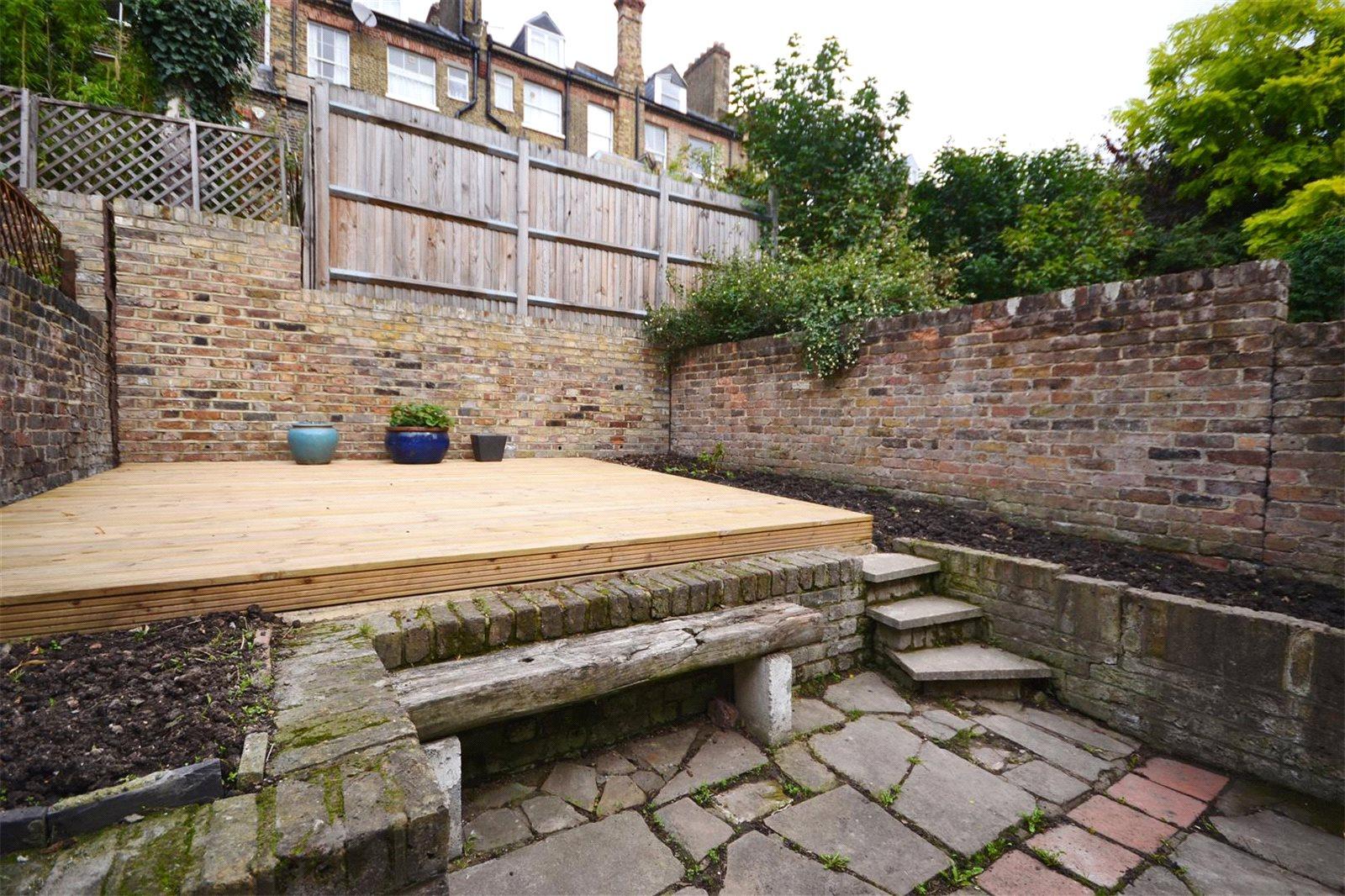 1 bedroom Ground Floor Flat to rent - Martyn Gerrard