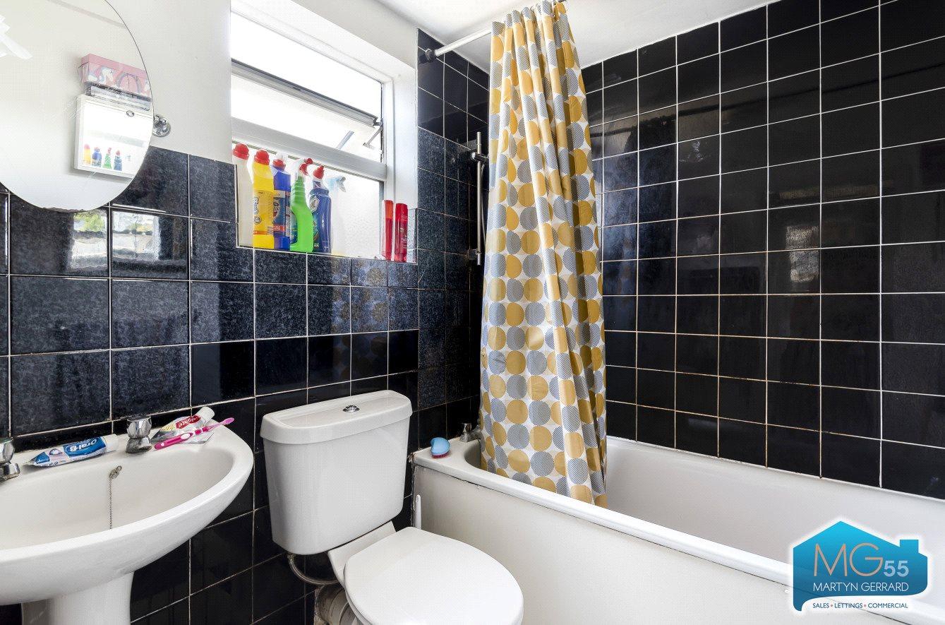 2 bedroom Apartment to rent - Martyn Gerrard