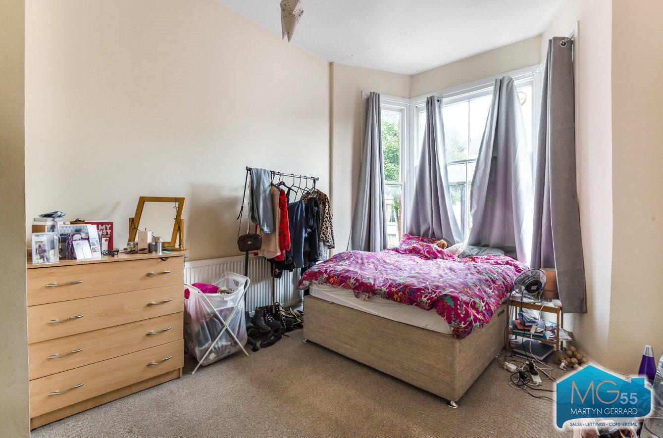 2 bedroom Apartment to rent - Martyn Gerrard