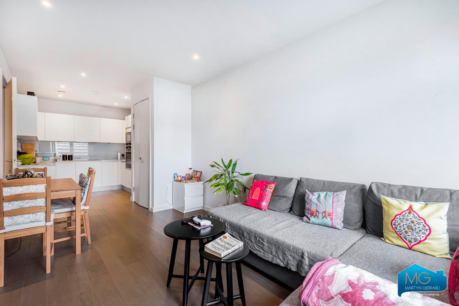 1 bedroom Apartment to rent - Martyn Gerrard