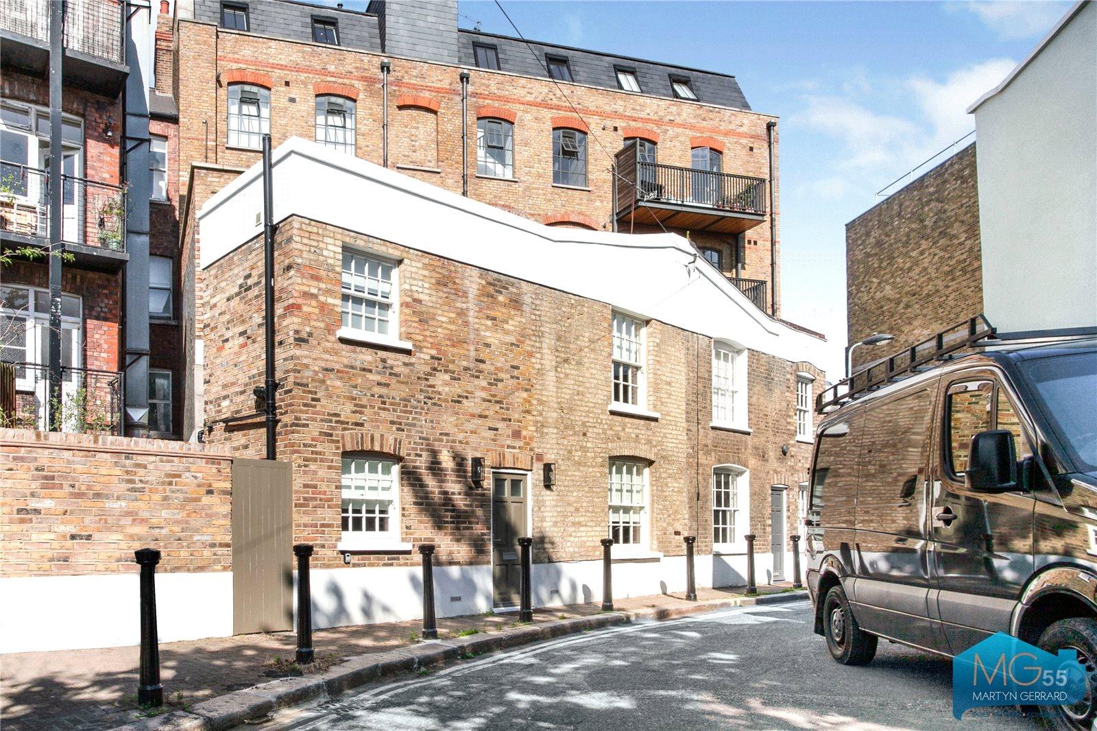 2 bedroom Semi-Detached House to rent - Martyn Gerrard