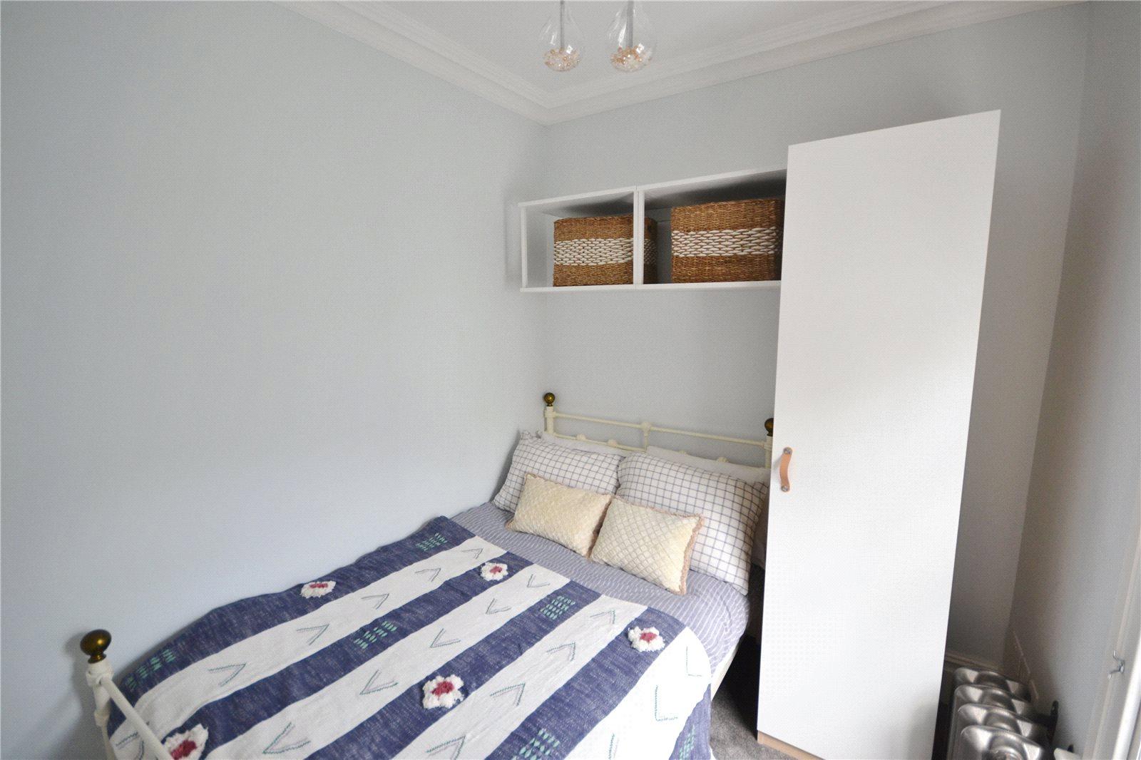 2 bedroom Semi-Detached House to rent - Martyn Gerrard