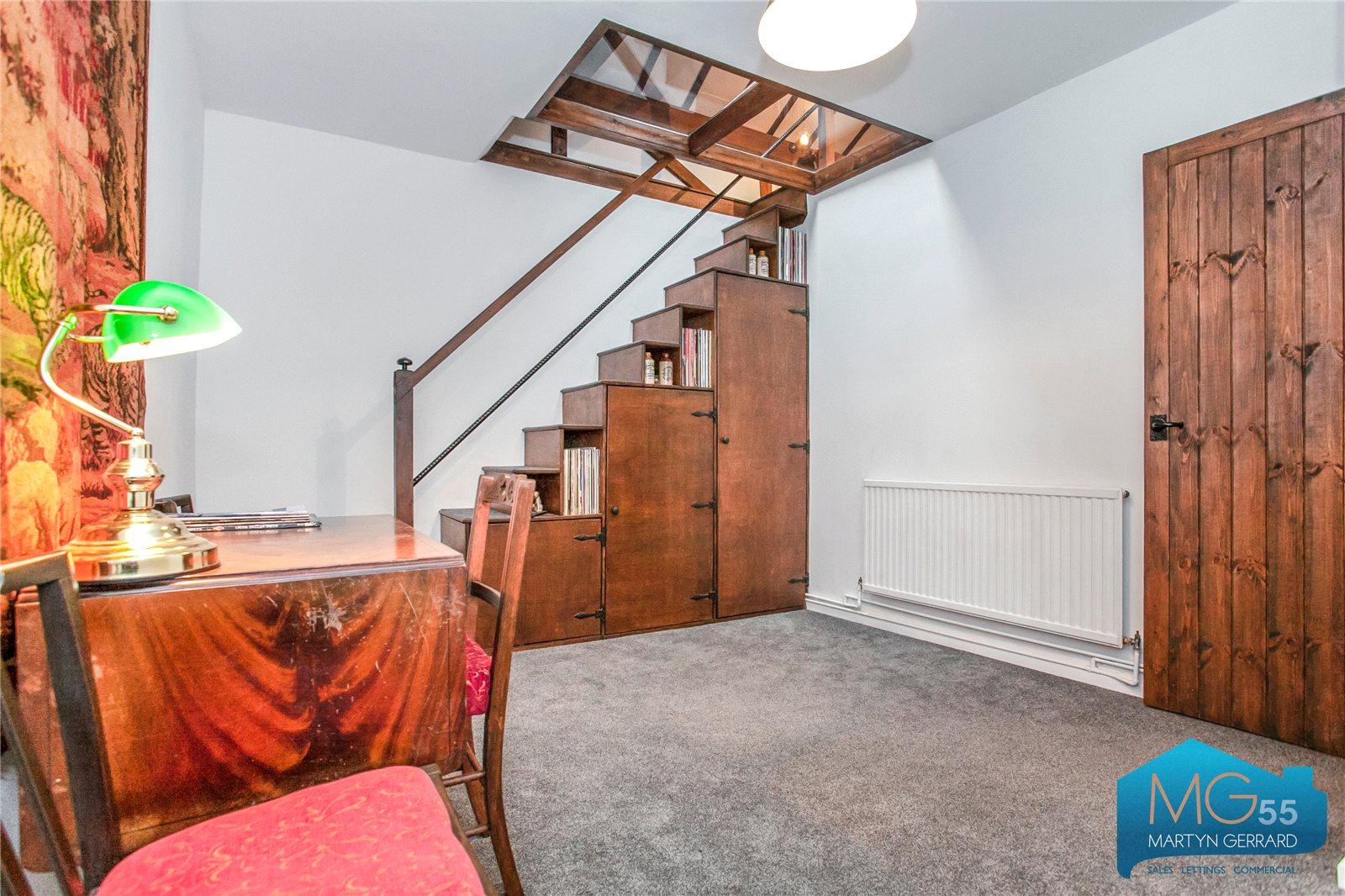 2 bedroom End of Terrace House for sale - Martyn Gerrard