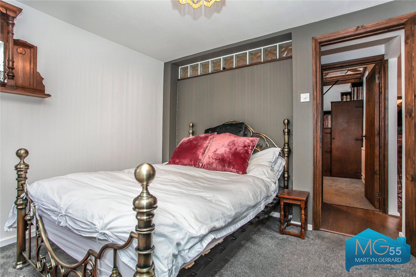 2 bedroom End of Terrace House for sale - Martyn Gerrard