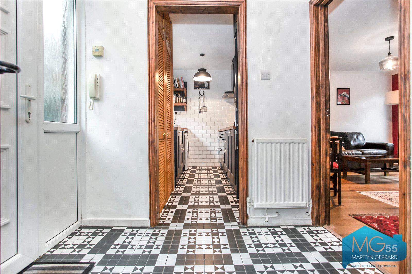 2 bedroom End of Terrace House for sale - Martyn Gerrard