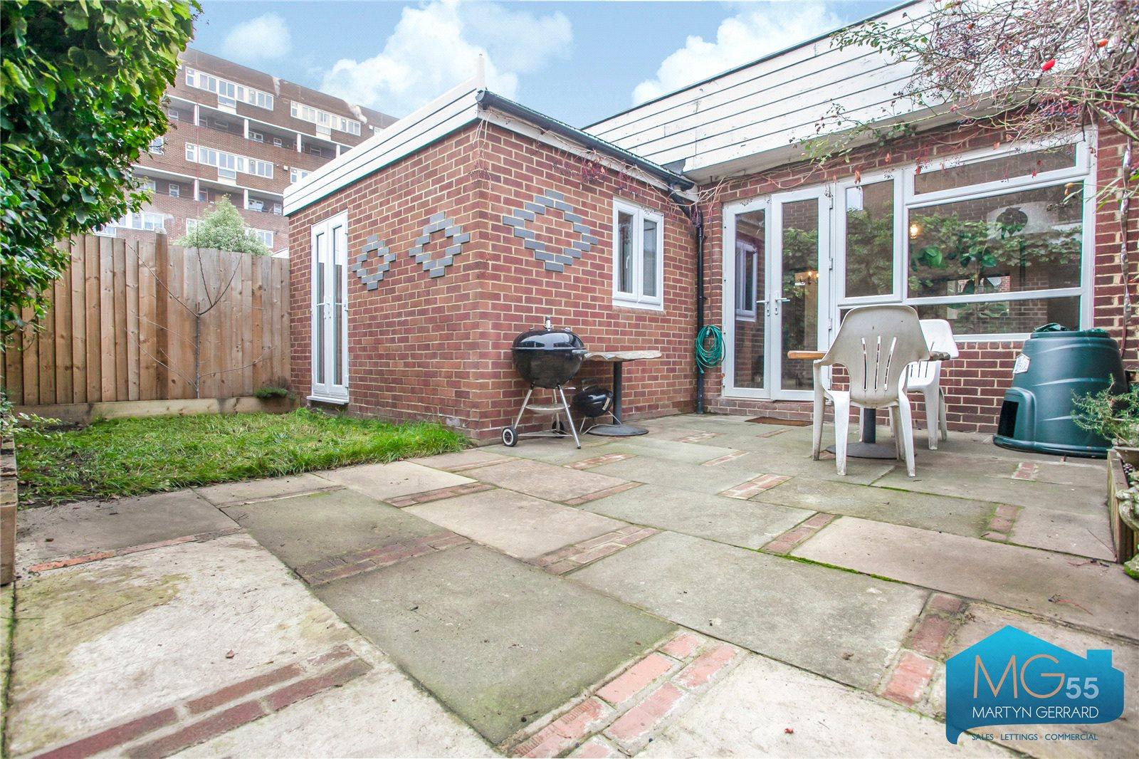 2 bedroom End of Terrace House for sale - Martyn Gerrard