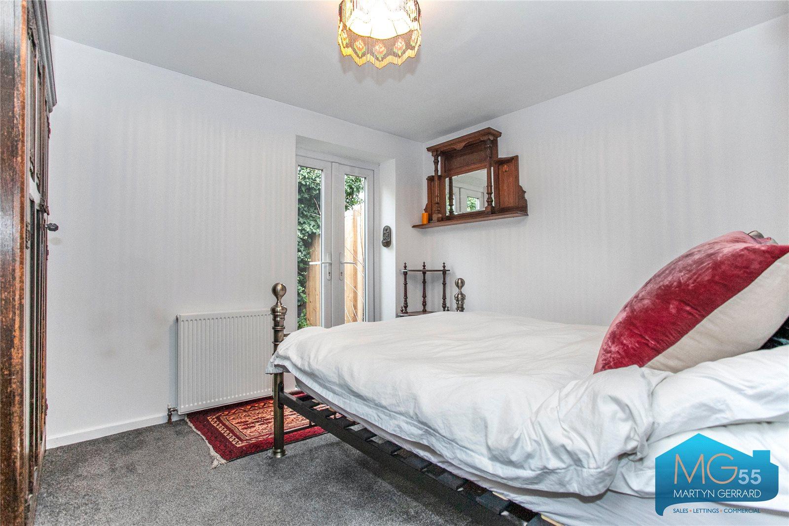 2 bedroom End of Terrace House for sale - Martyn Gerrard