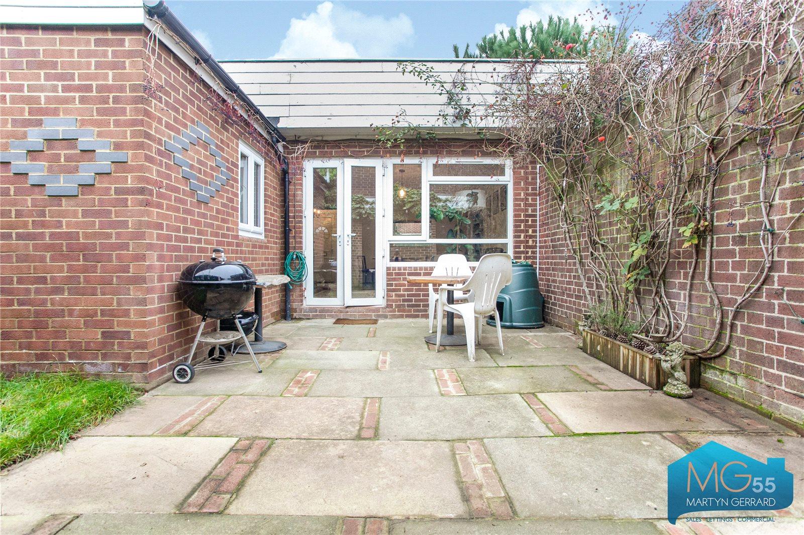 2 bedroom End of Terrace House for sale - Martyn Gerrard