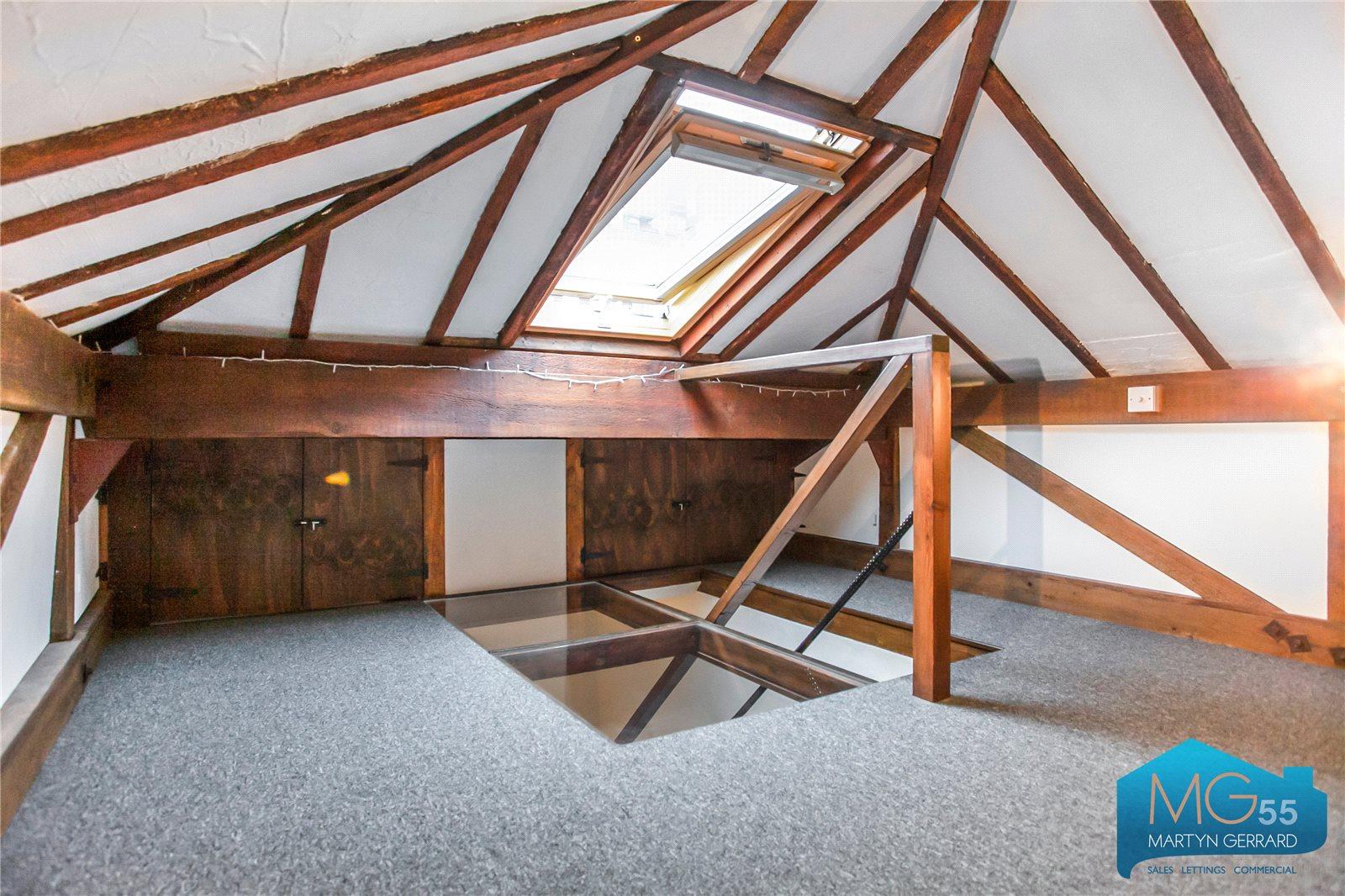 2 bedroom End of Terrace House for sale - Martyn Gerrard