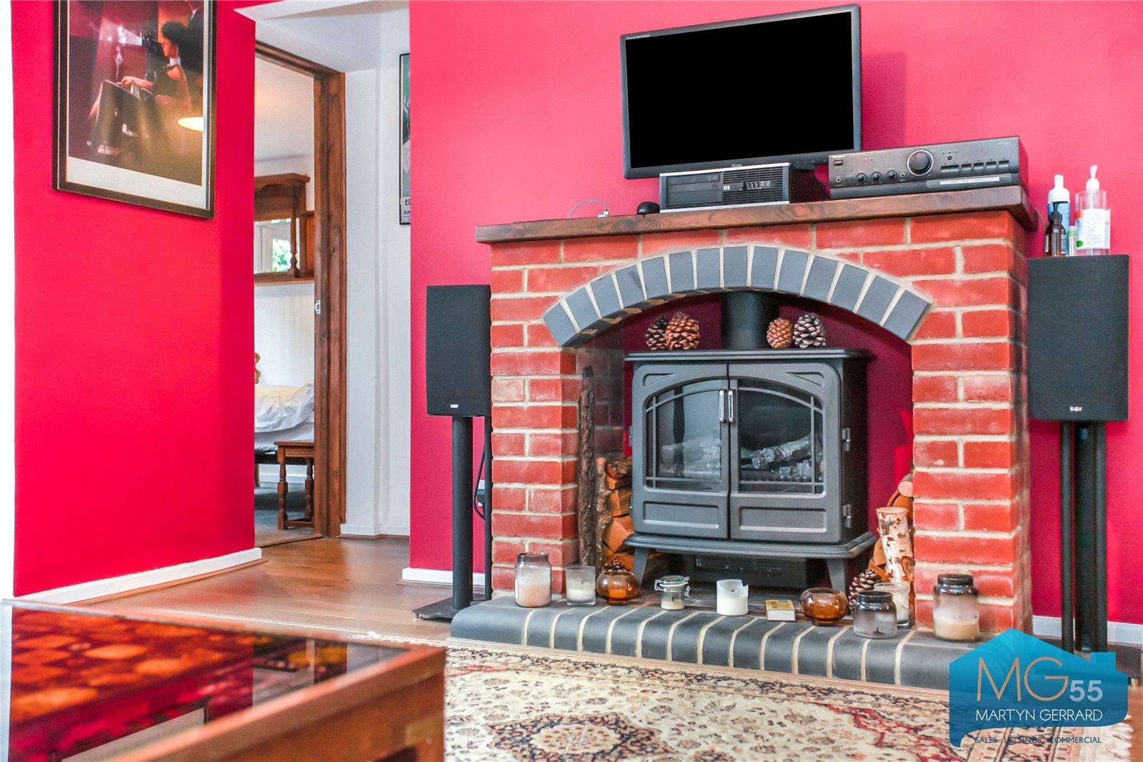 2 bedroom End of Terrace House for sale - Martyn Gerrard