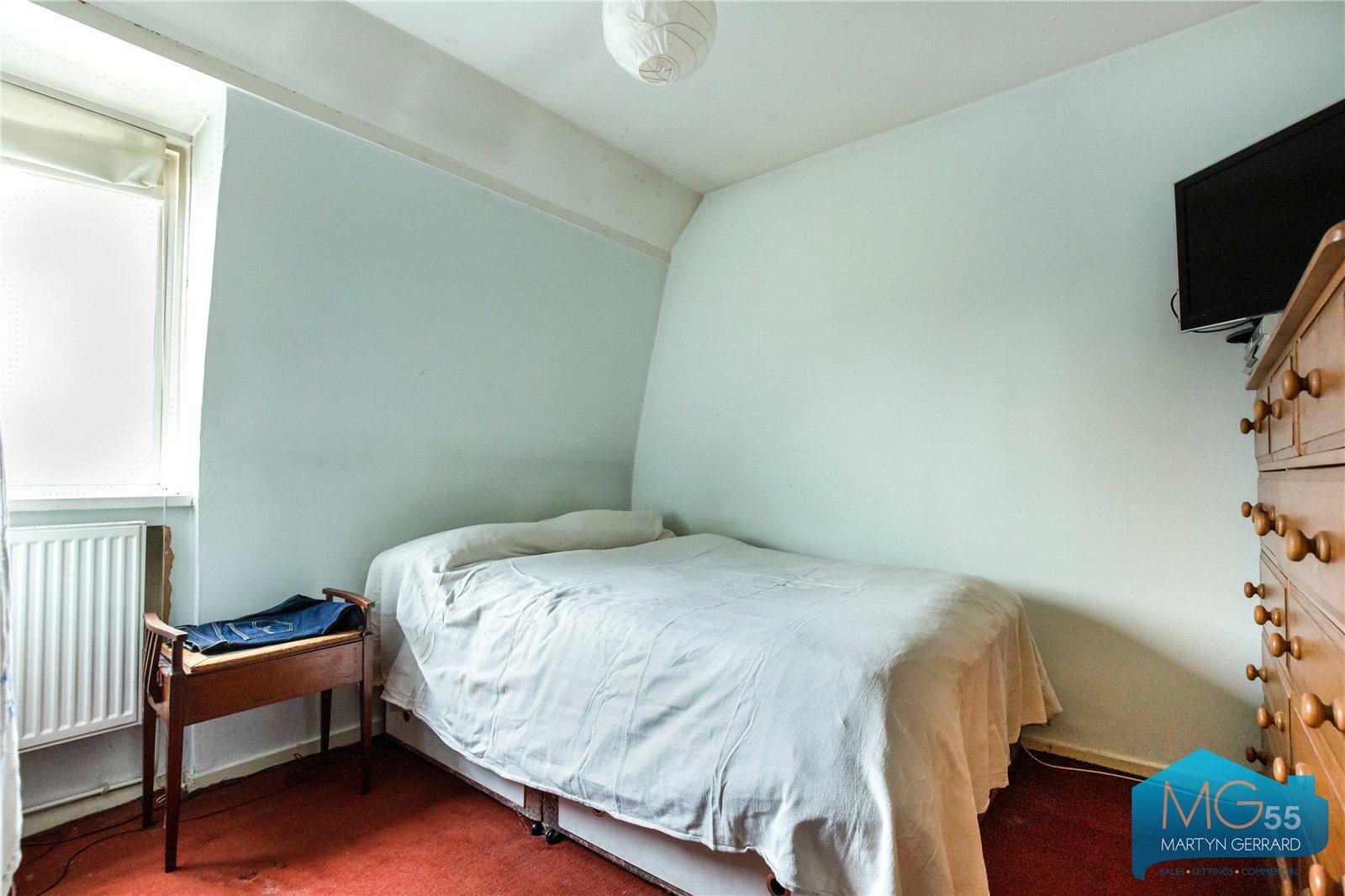 3 bedroom Apartment for sale - Martyn Gerrard