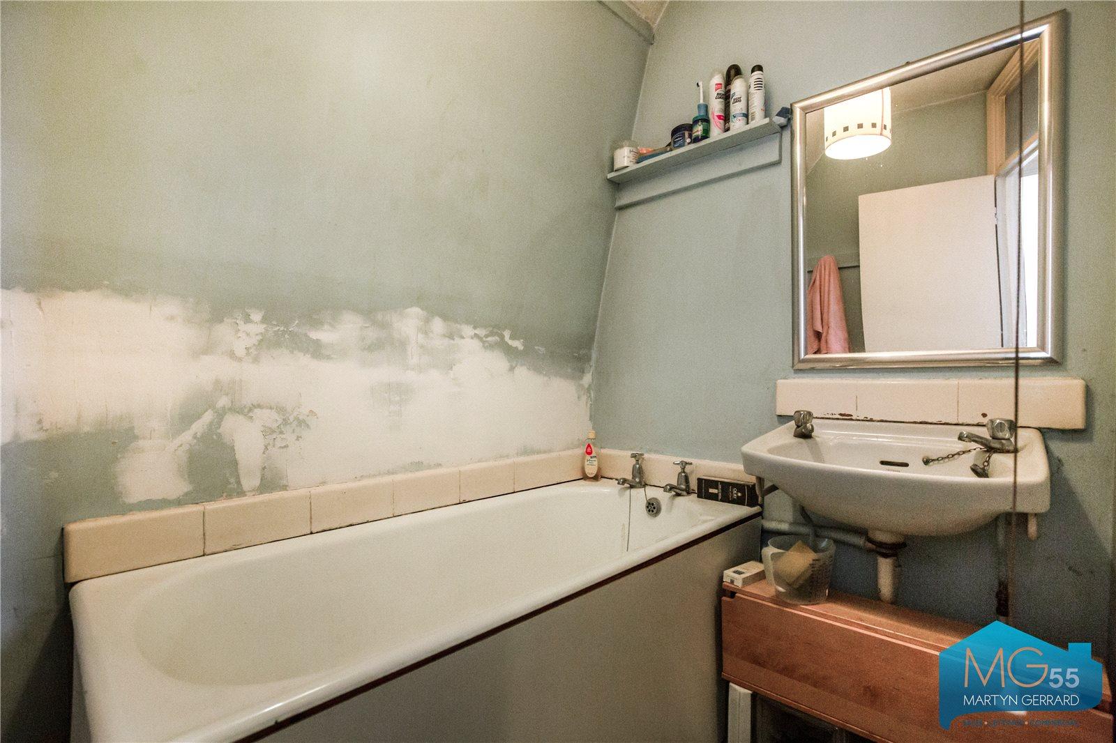 3 bedroom Apartment for sale - Martyn Gerrard