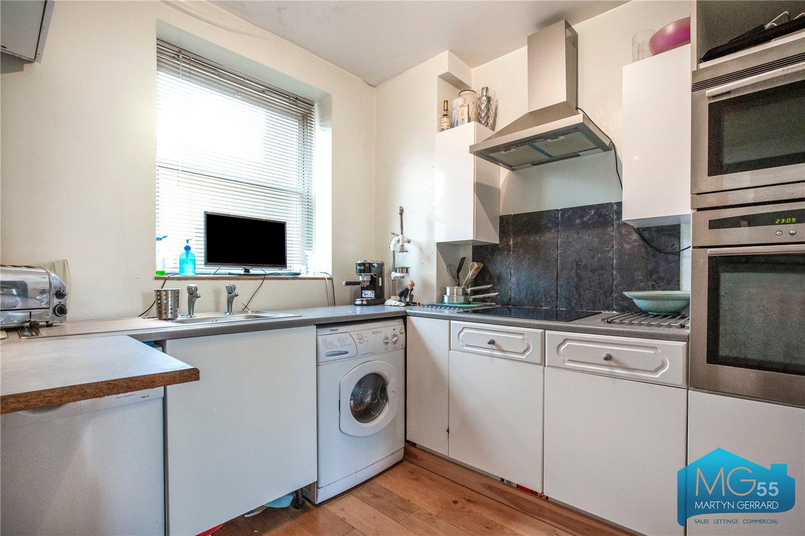 3 bedroom Apartment for sale - Martyn Gerrard