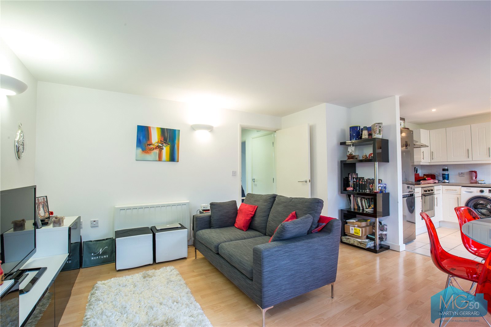 2 bedroom Apartment for sale - Martyn Gerrard