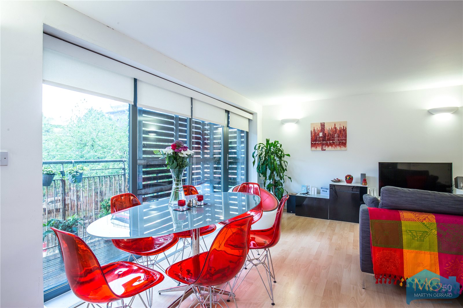 2 bedroom Apartment for sale - Martyn Gerrard