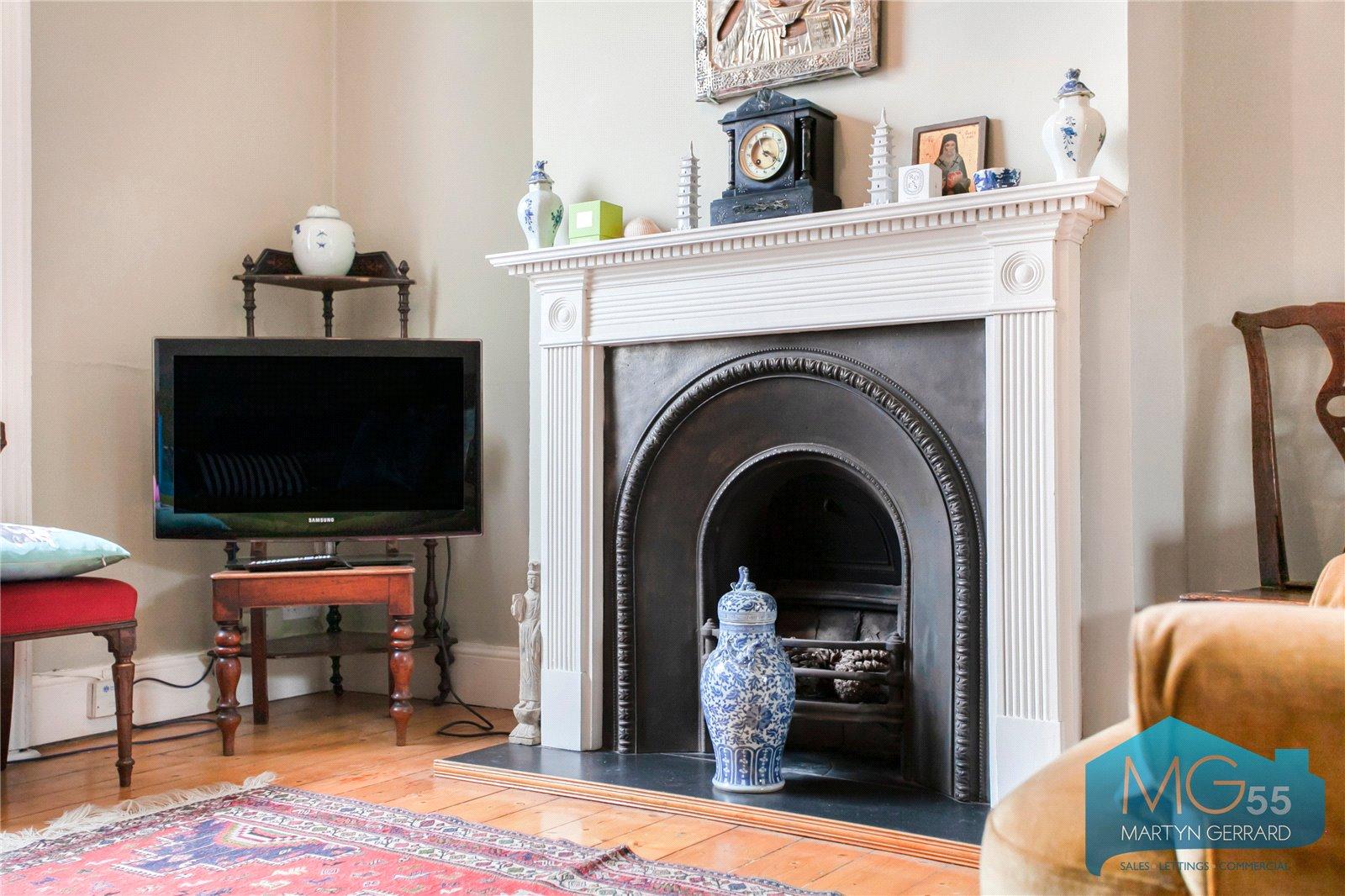 2 bedroom House for sale - Martyn Gerrard