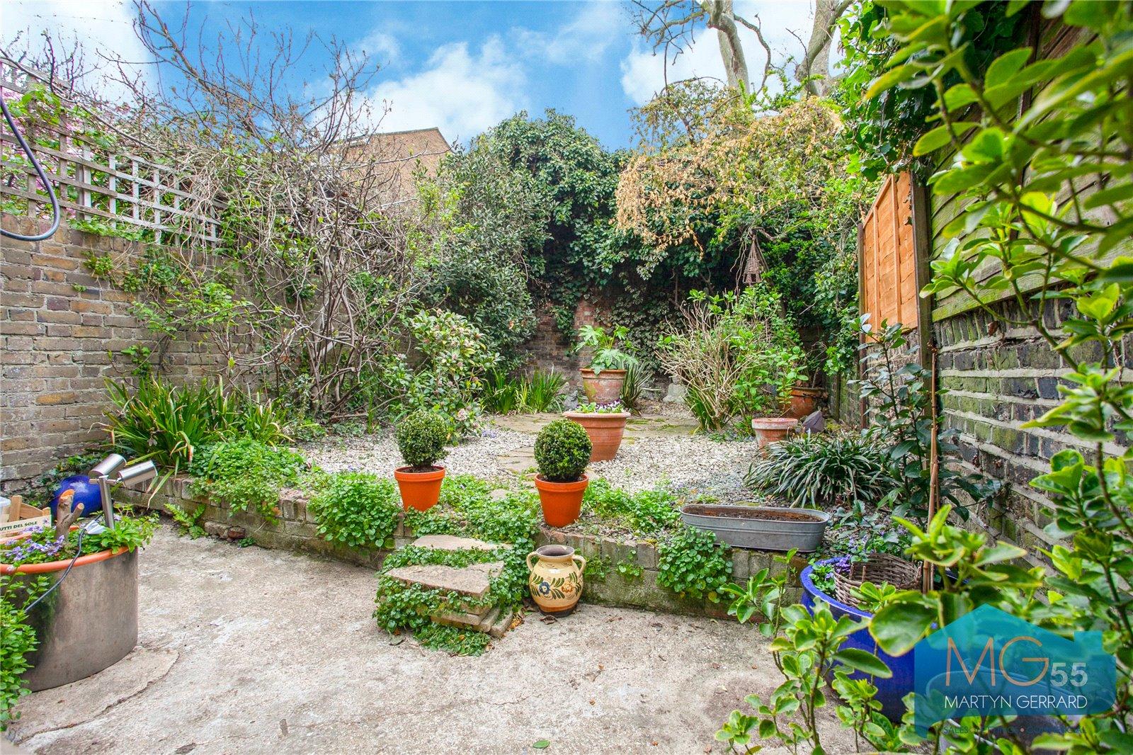 2 bedroom House for sale - Martyn Gerrard