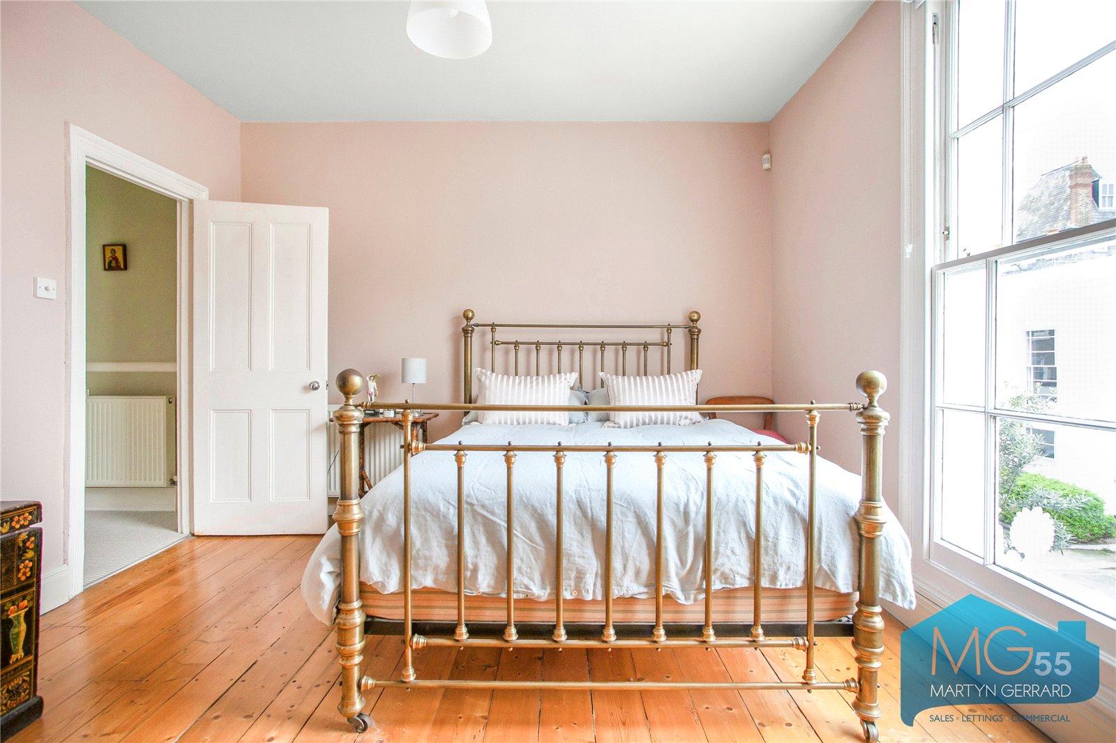 2 bedroom House for sale - Martyn Gerrard