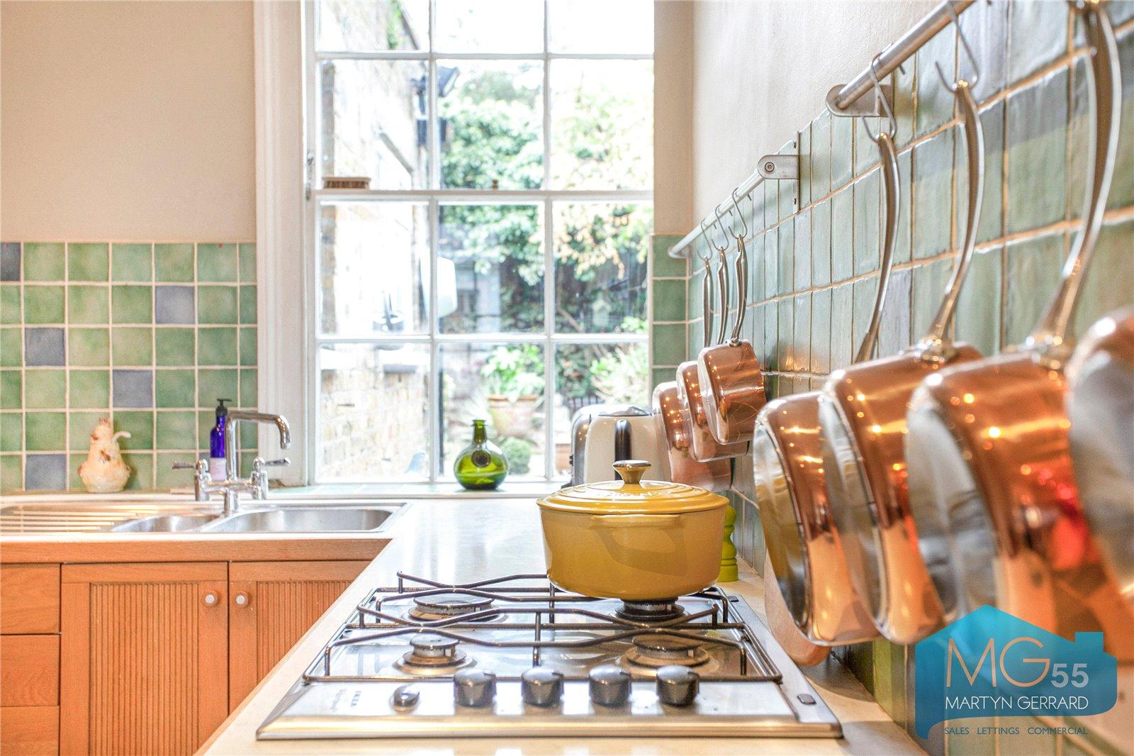 2 bedroom House for sale - Martyn Gerrard