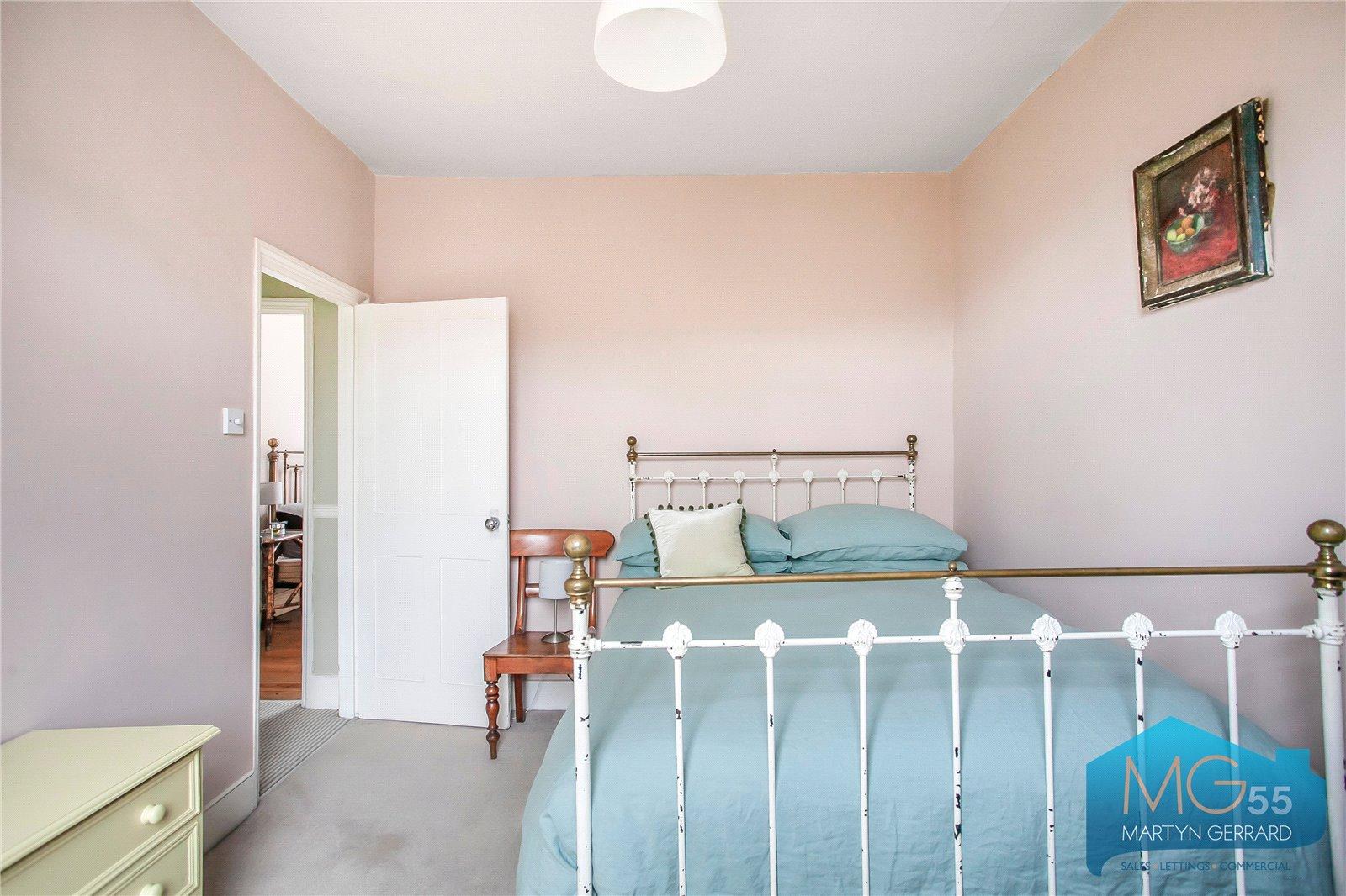 2 bedroom House for sale - Martyn Gerrard