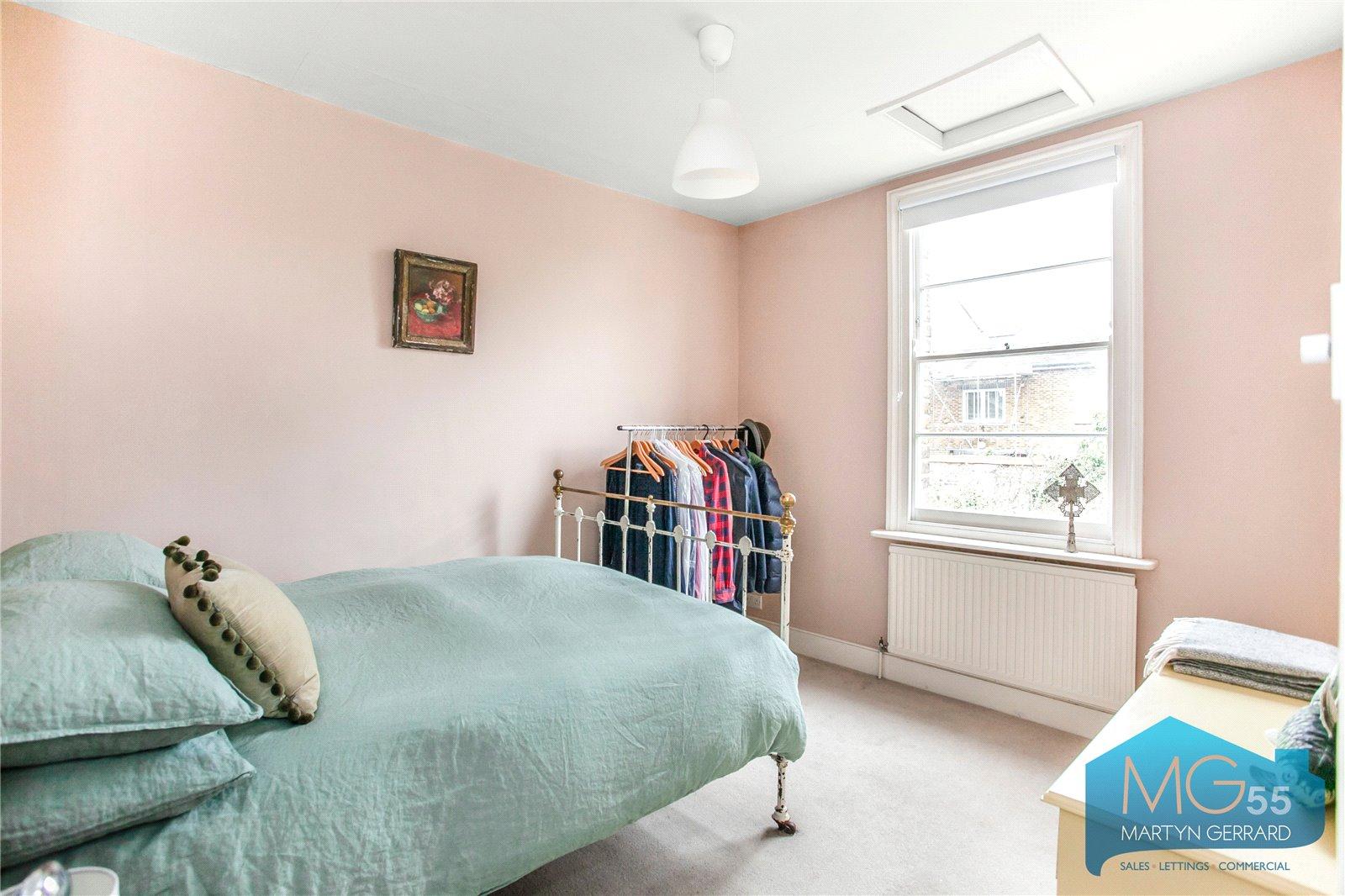 2 bedroom House for sale - Martyn Gerrard