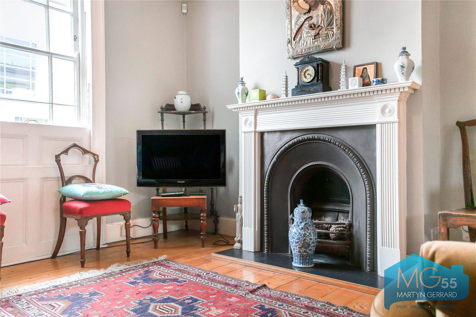 2 bedroom House for sale - Martyn Gerrard