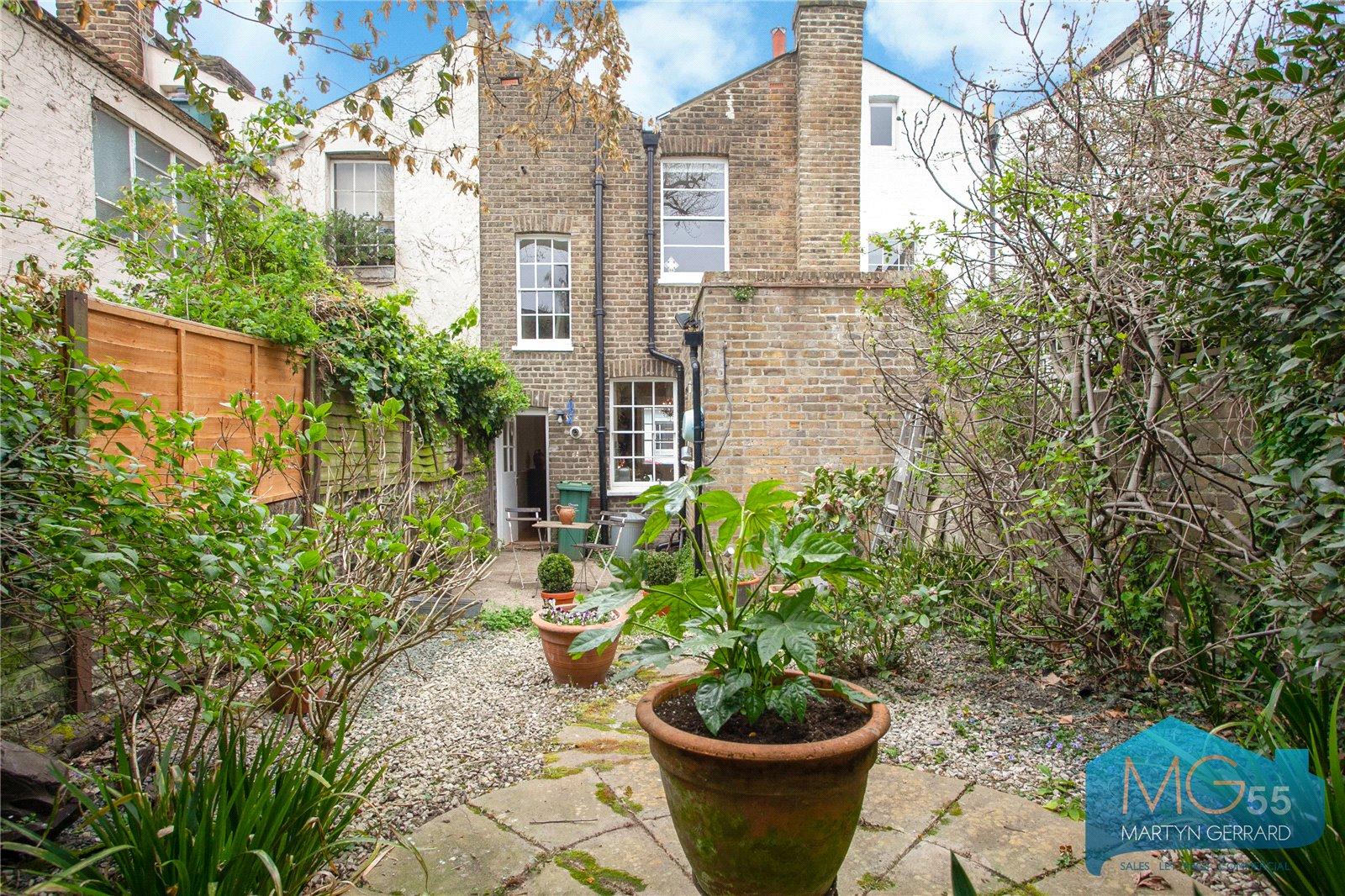 2 bedroom House for sale - Martyn Gerrard