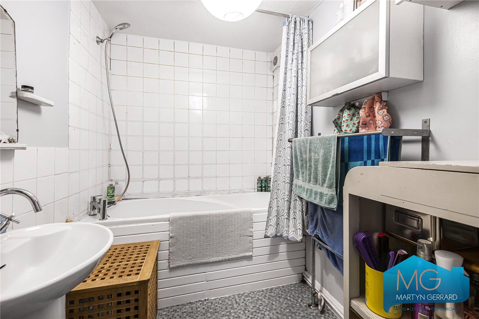 2 bedroom Ground Floor Flat for sale - Martyn Gerrard