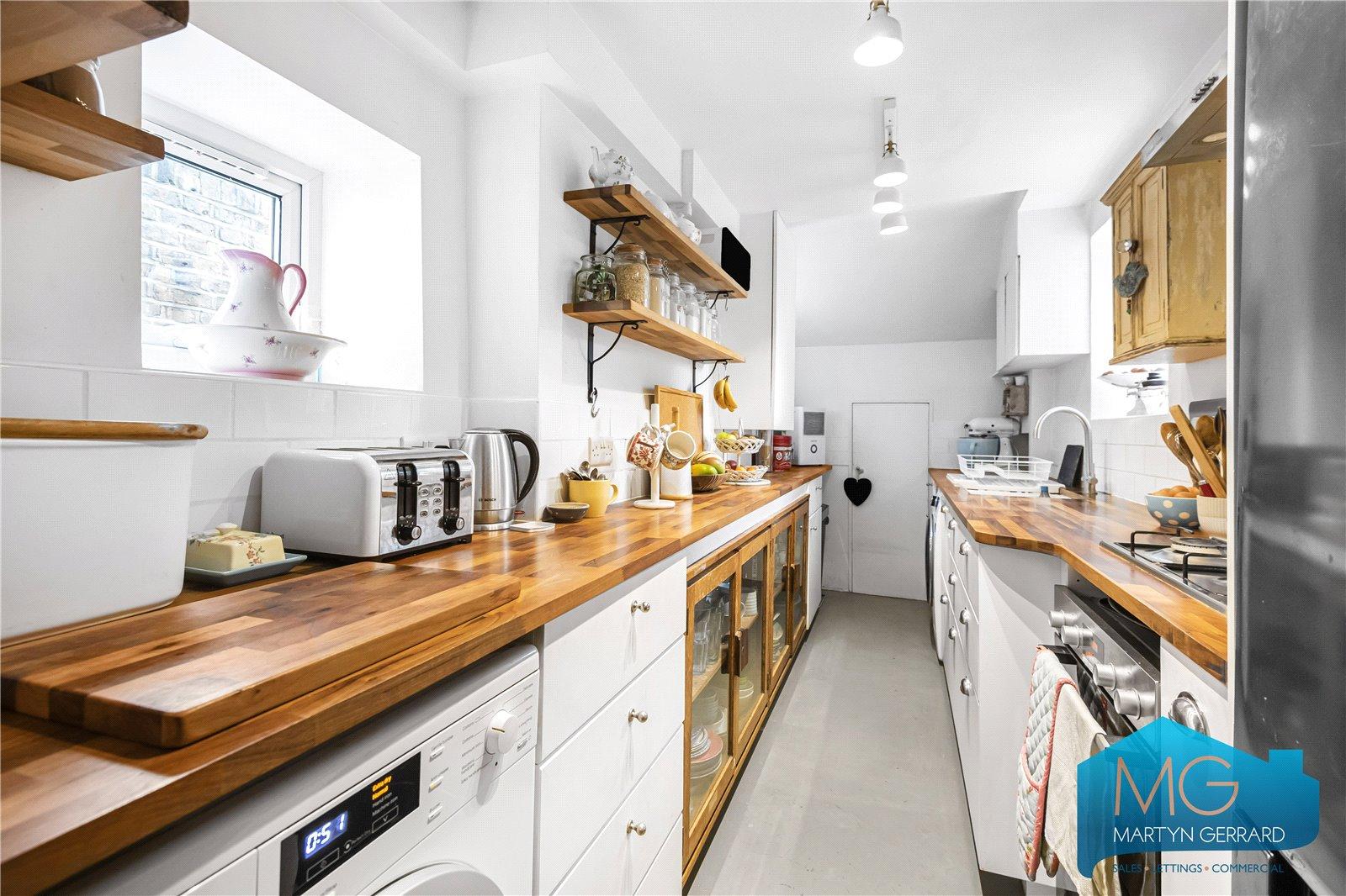 2 bedroom Ground Floor Flat for sale - Martyn Gerrard