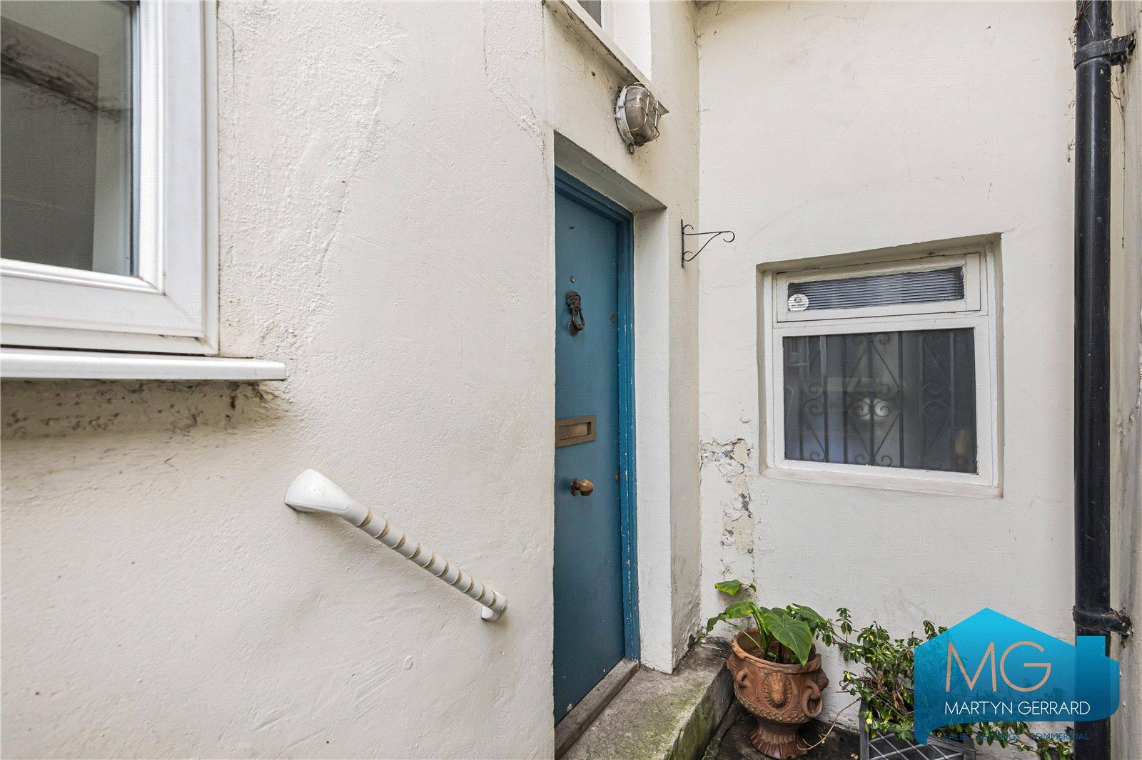 2 bedroom Ground Floor Flat for sale - Martyn Gerrard