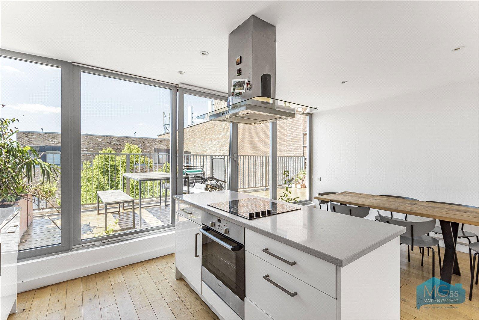 3 bedroom Apartment to rent - Martyn Gerrard