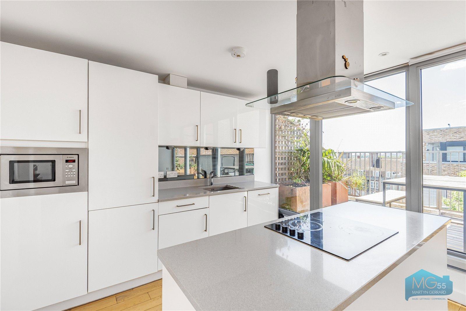3 bedroom Apartment to rent - Martyn Gerrard