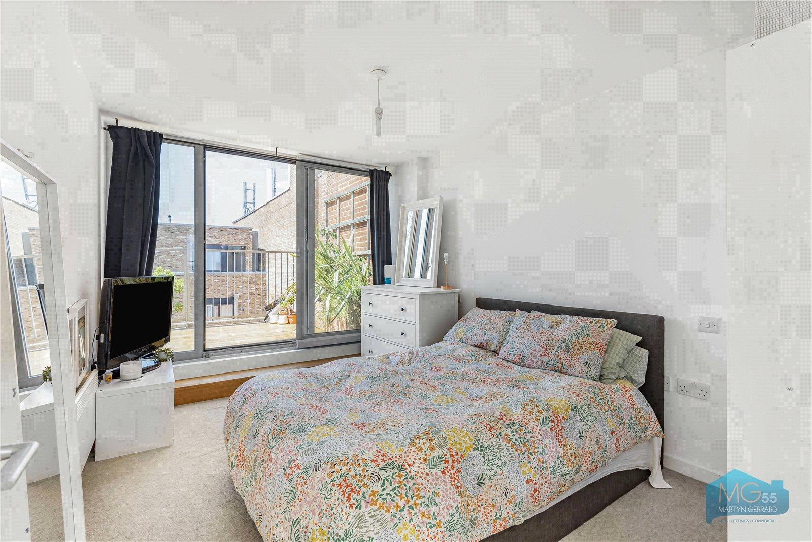 3 bedroom Apartment to rent - Martyn Gerrard