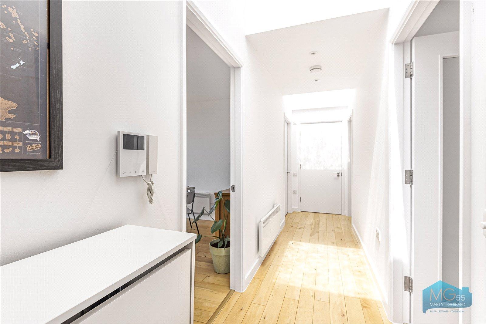 3 bedroom Apartment to rent - Martyn Gerrard