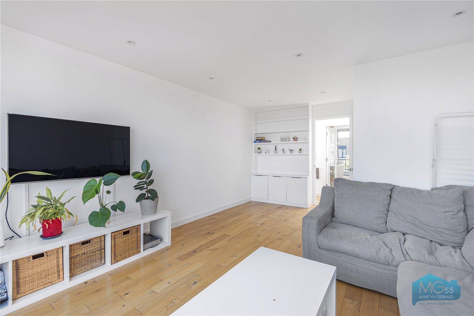 3 bedroom Apartment to rent - Martyn Gerrard