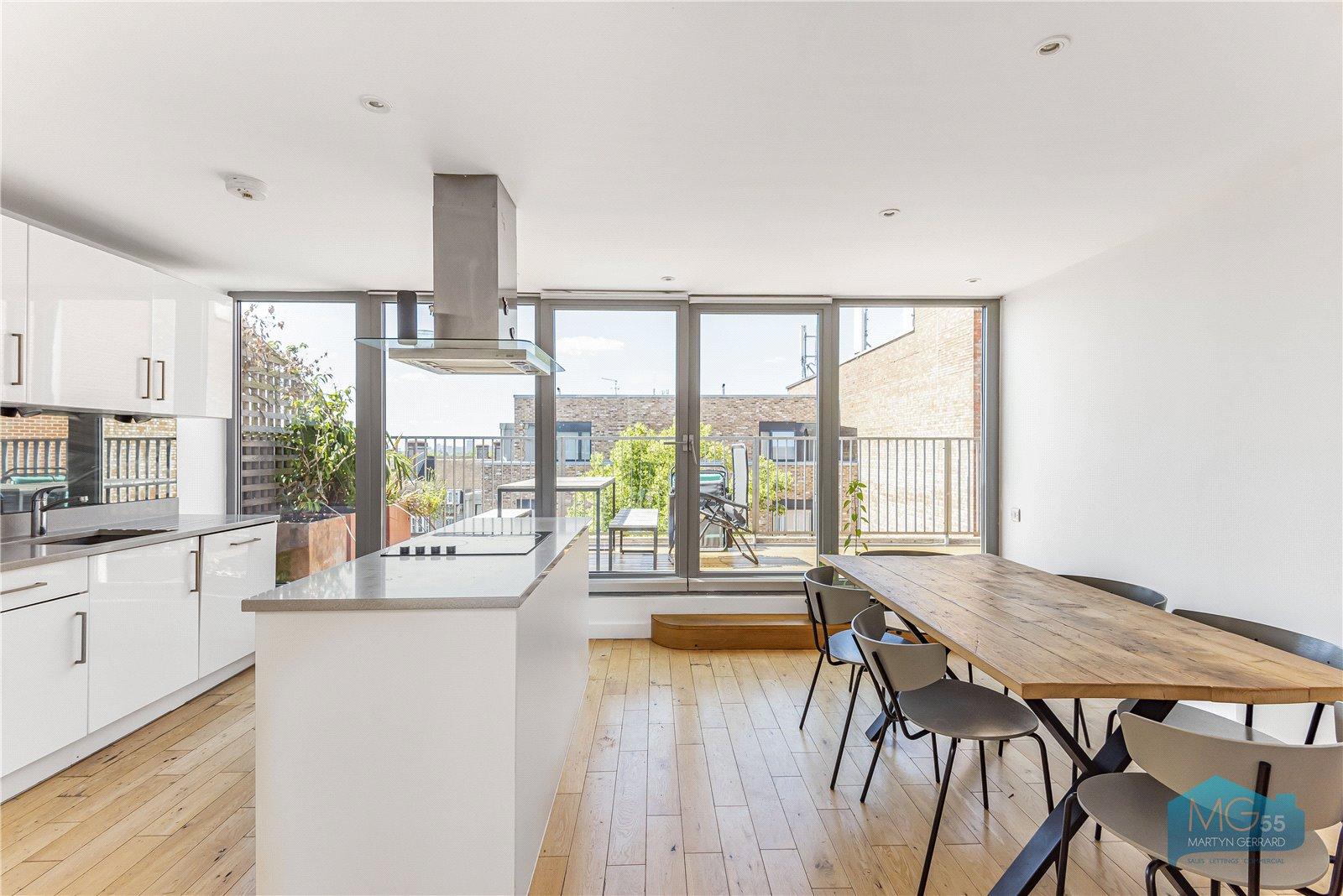 3 bedroom Apartment to rent - Martyn Gerrard