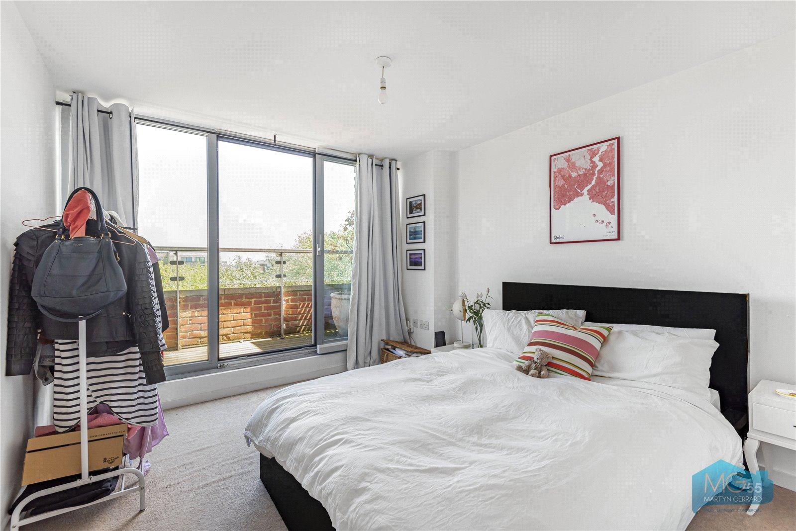 3 bedroom Apartment to rent - Martyn Gerrard