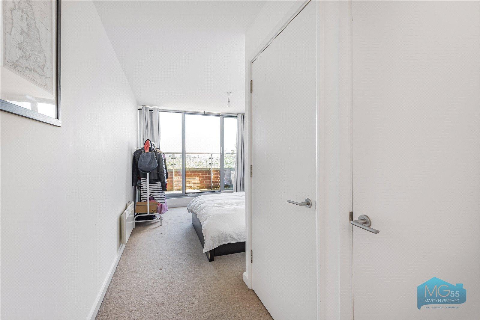 3 bedroom Apartment to rent - Martyn Gerrard
