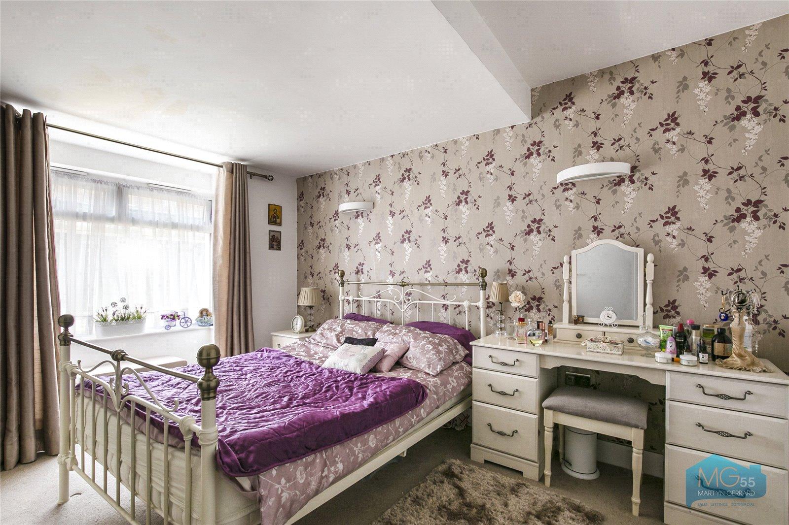 1 bedroom Ground Floor Flat to rent - Martyn Gerrard