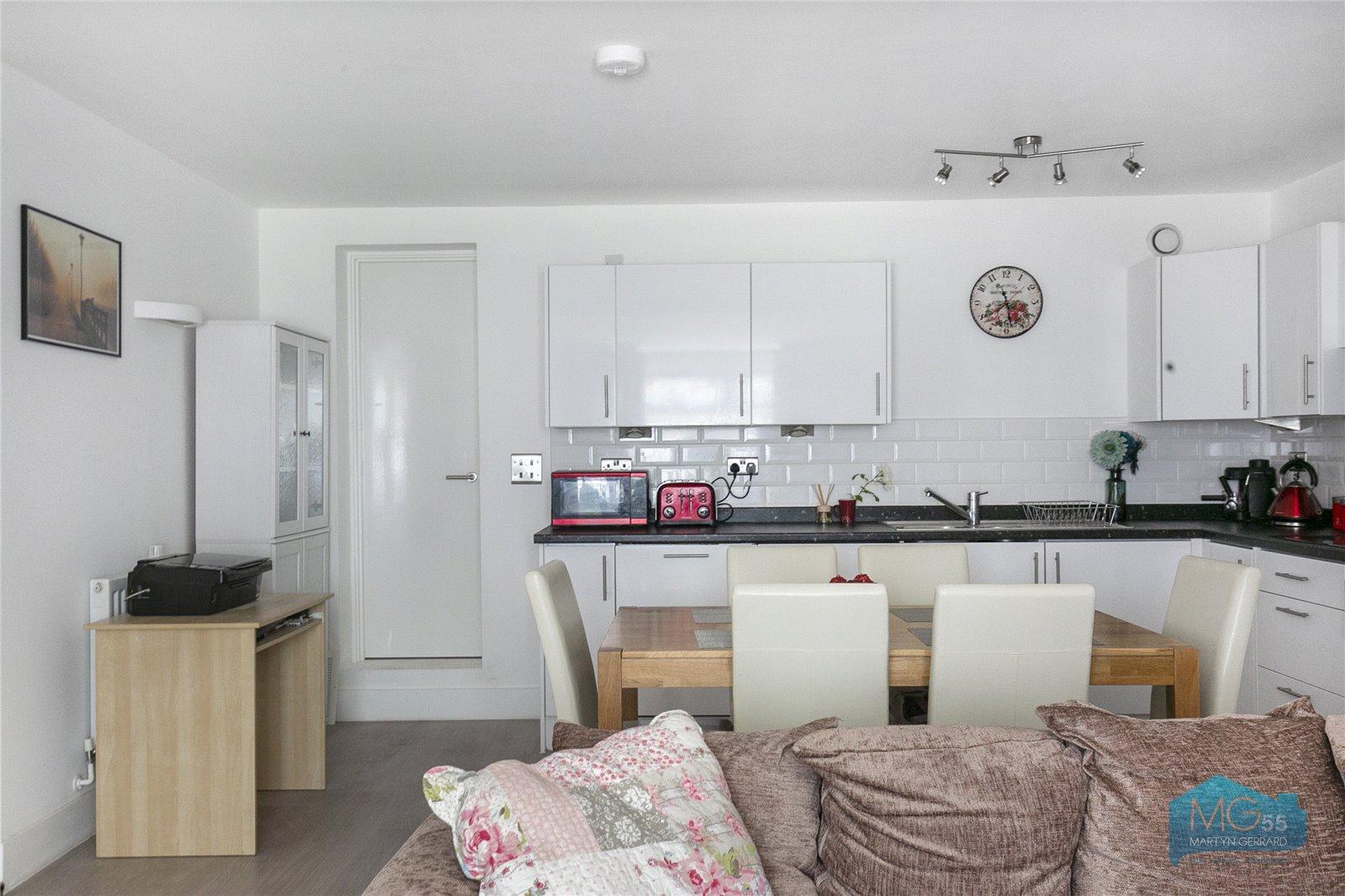 1 bedroom Ground Floor Flat to rent - Martyn Gerrard