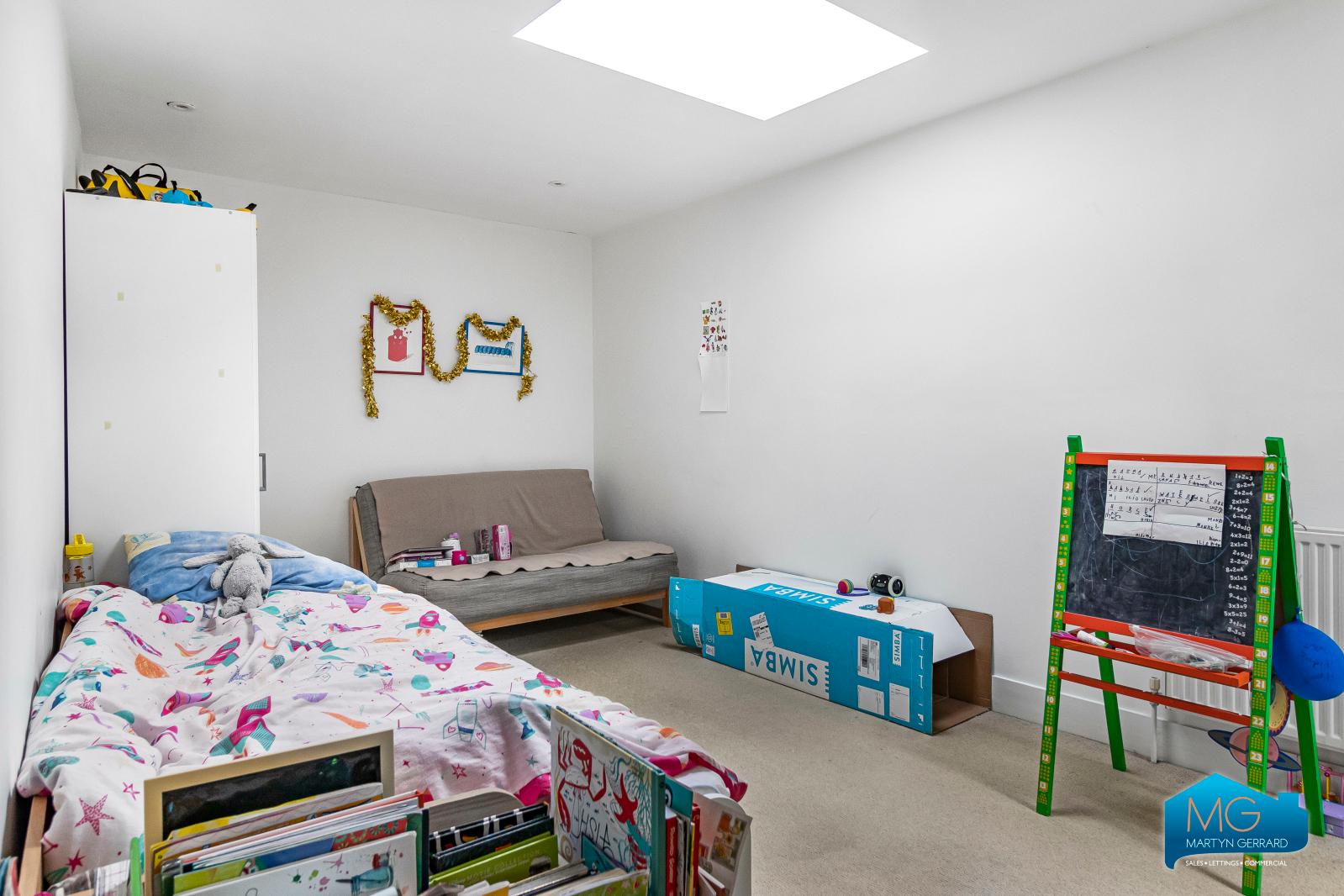 4 bedroom Terraced House to rent - Martyn Gerrard