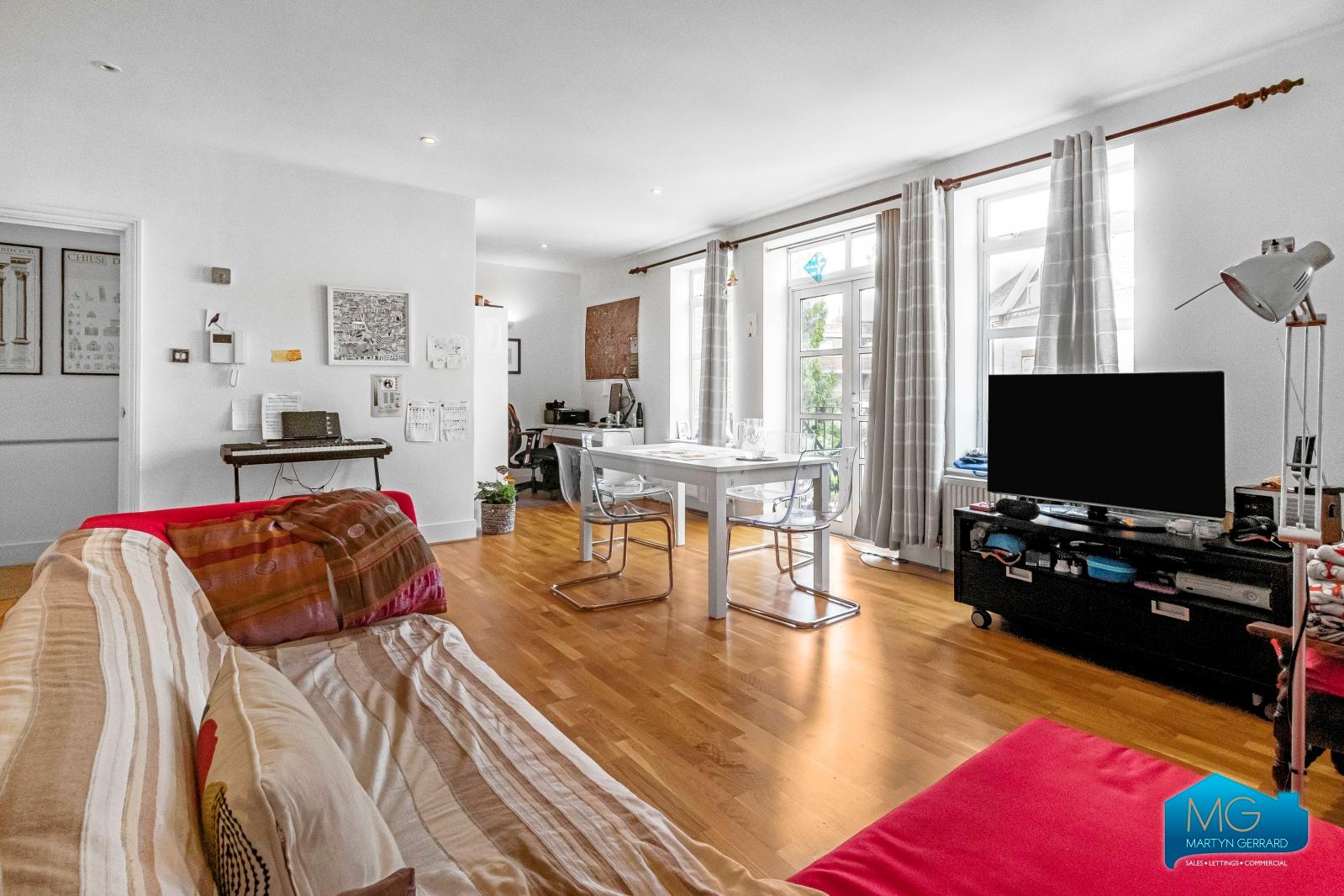 4 bedroom Terraced House to rent - Martyn Gerrard