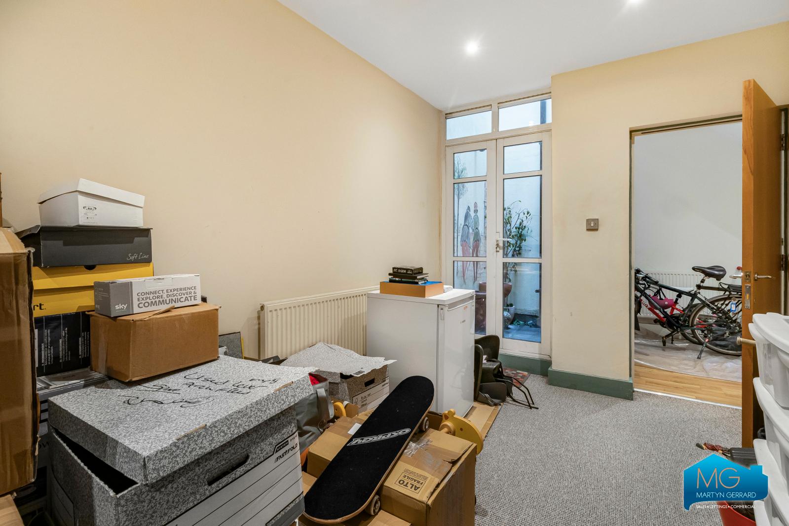 4 bedroom Terraced House to rent - Martyn Gerrard